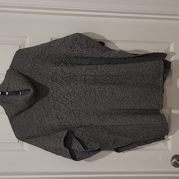 Poncho sweater - Picture 1 of 4